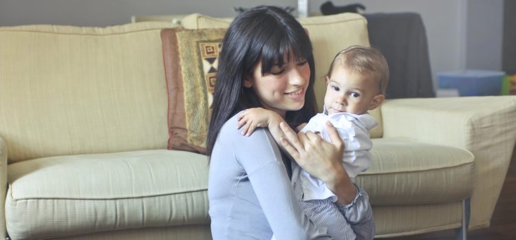 Comment bien choisir une nounou à domicile ?