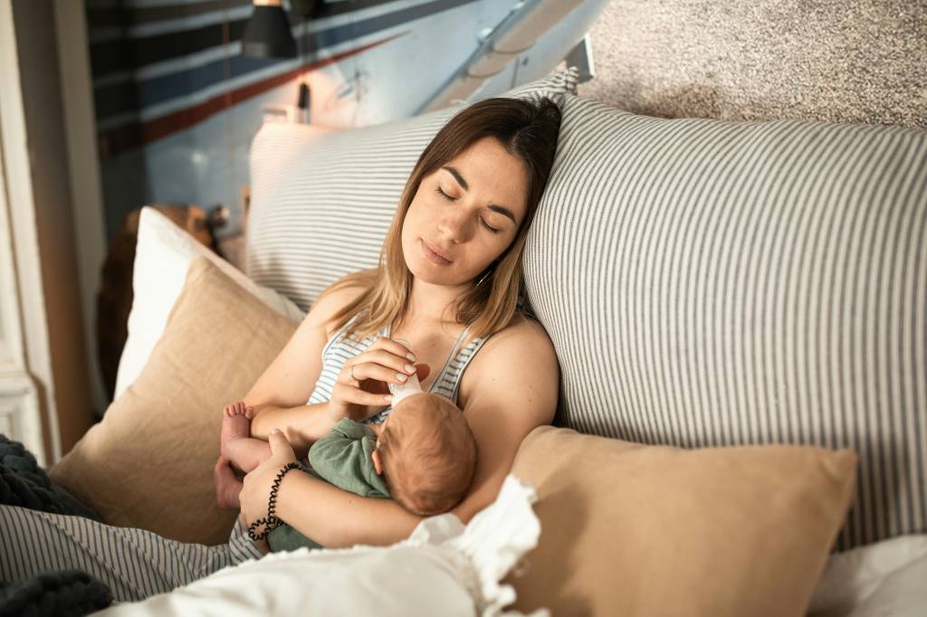Bout de canapé : L’accessoire indispensable pour optimiser votre espace de vie