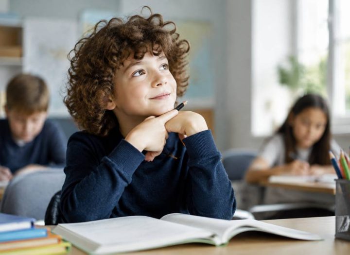 Écoles pour HPI : comment choisir l’établissement adapté à votre enfant ?